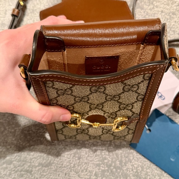 NEW Gucci Crossbody Phone Holder - Picture 6 of 9